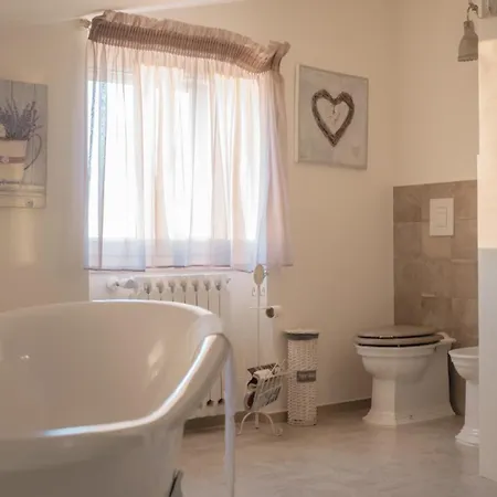 Villa Rudy 8, Emma Padresergio